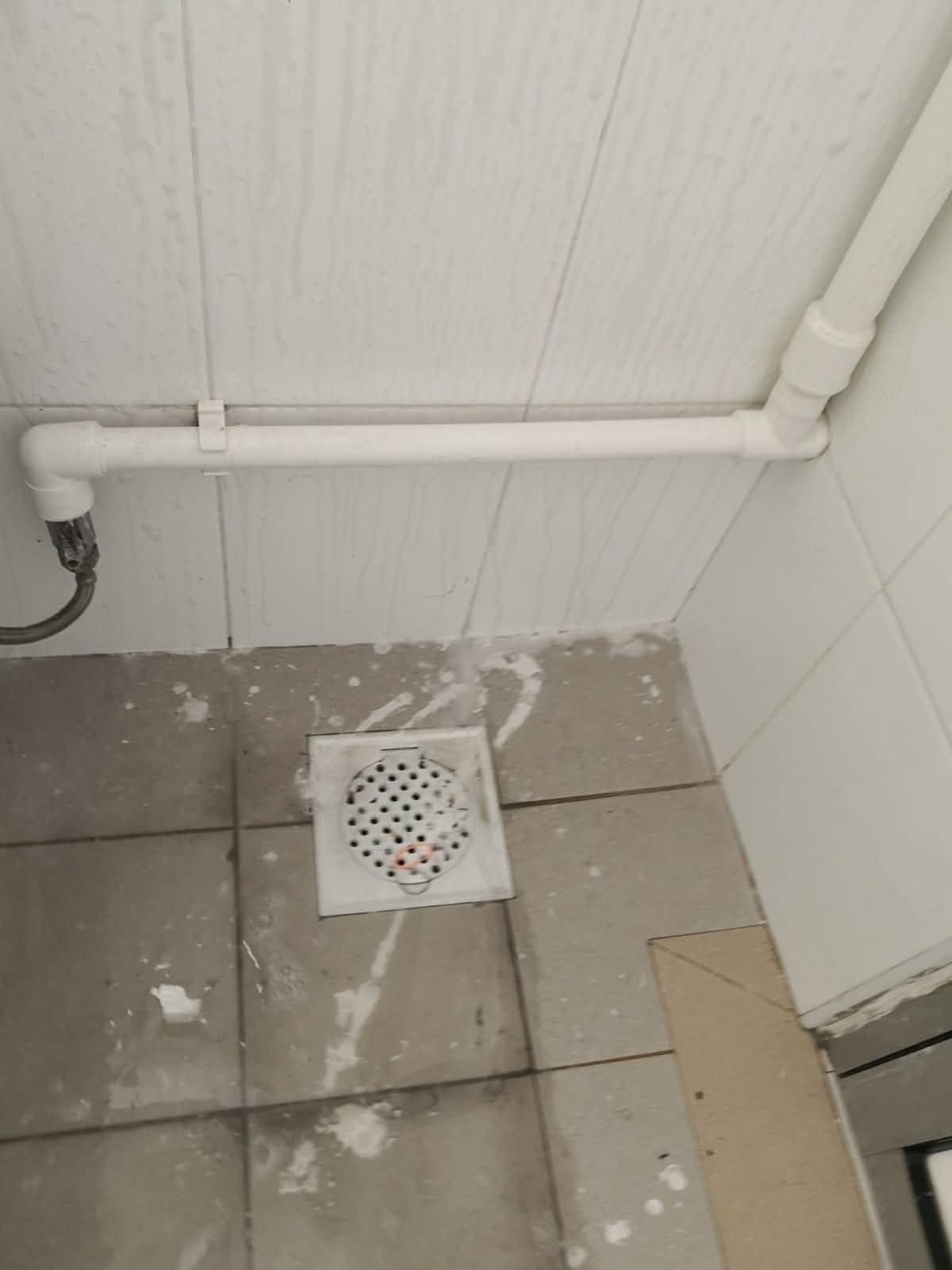 Bathroom floor before cleaning