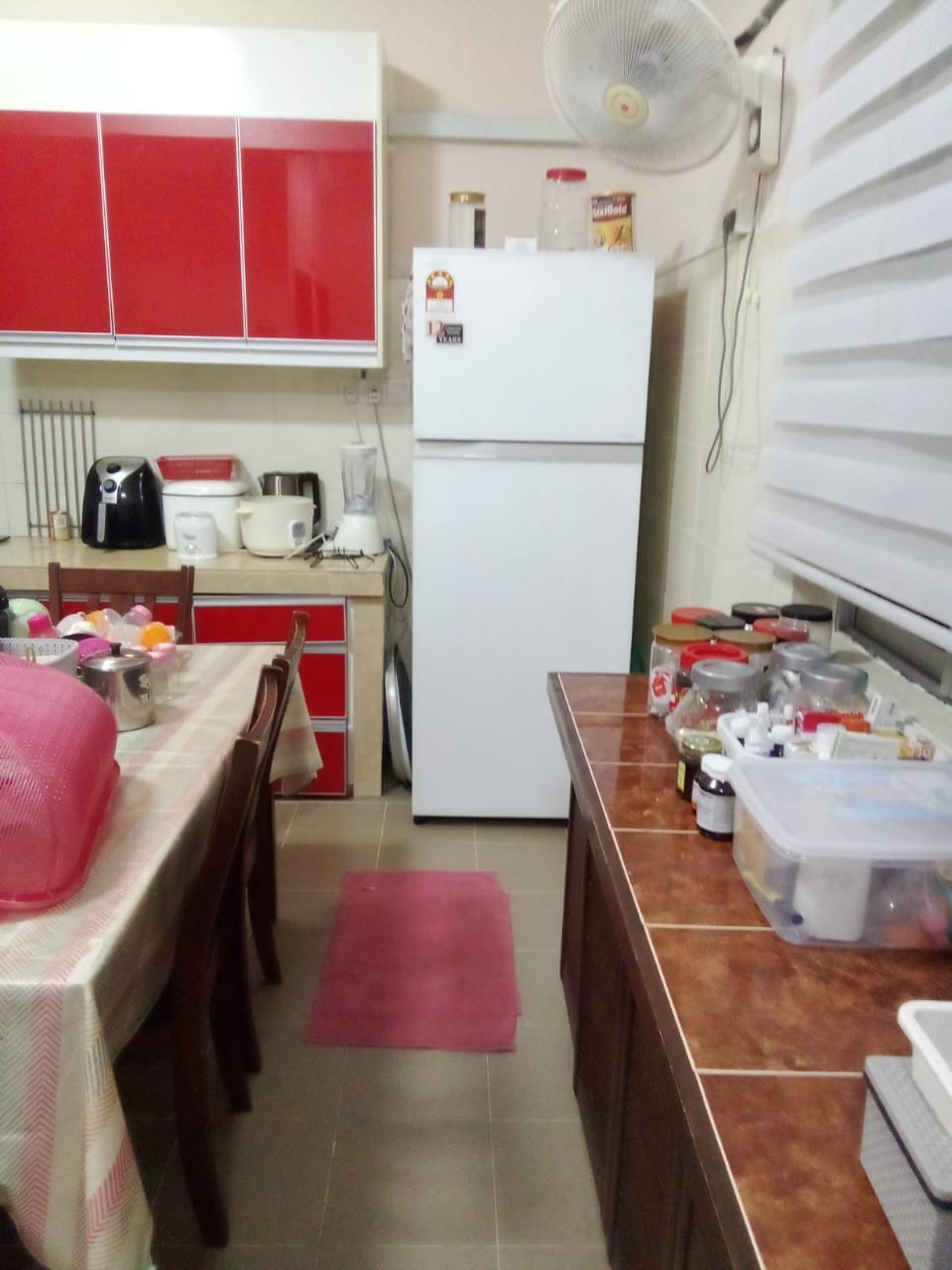 Clean kitchen and dining area